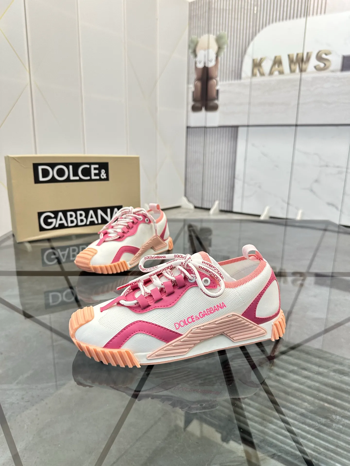 Men's shoes: 💰P460¥ Product trademark: DG "Dolce & Gabbana*" low-top sneakers Regular size: 35-44 (can be customized to 45.46.) Couple style Product materials: Upper imported cowhide stitching original material, breathable lining, original outsole. Number: 803